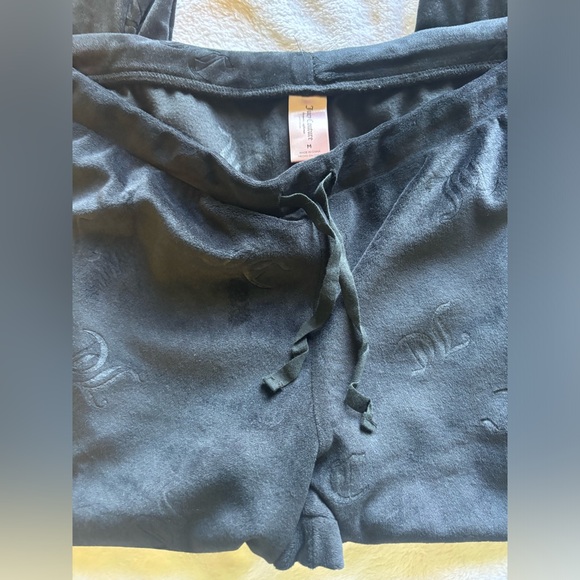 2pc Juicy Couture sleepwear - Picture 2 of 9